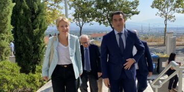 Σκρέκας- Σδούκου στη μάχη για Κασαπίδη: «Όταν μιλούσε για υδρογόνο κανείς δεν έδινε σημασία- Αποδείχτηκε προφητικό, στηρίζουμε την προσπάθεια με το κυβερνητικό μας σχέδιο»