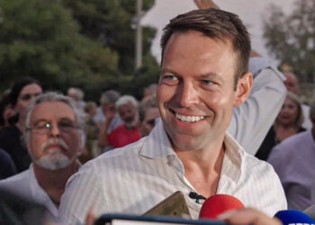 Στέφανος Κασσελάκης: «Βραχυκυκλώνει» τον ΣΥΡΙΖΑ η υποψηφιότητά του - Συντροφικά πυρά, αιχμές, βολές, υπογραφές και διασπάσεις