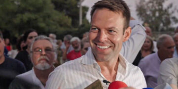 Στέφανος Κασσελάκης: «Βραχυκυκλώνει» τον ΣΥΡΙΖΑ η υποψηφιότητά του - Συντροφικά πυρά, αιχμές, βολές, υπογραφές και διασπάσεις