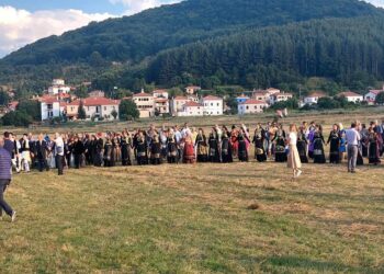 Το ξακουστό έθιμο του Τρανού Χορού αναβίωσε ανήμερα του Δεκαπενταύγουστου στη Βλάστη (Video-Φωτογραφίες)