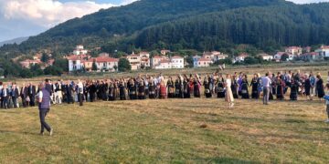 Το ξακουστό έθιμο του Τρανού Χορού αναβίωσε ανήμερα του Δεκαπενταύγουστου στη Βλάστη (Video-Φωτογραφίες)