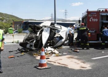 Χαλκιδική: Τροχαίο δύο ΙΧ με 3 γυναίκες τραυματίες – «Τούμπαρε» το αυτοκίνητο