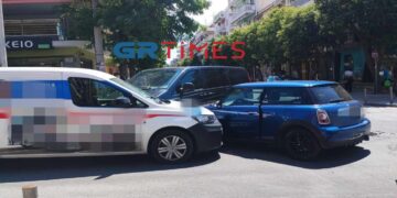 Τραυματισμένο βρέφος στο τροχαίο με 3 ΙΧ στη Θεσσαλονίκη