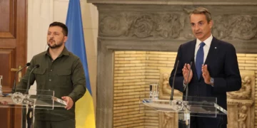 «Δεν θα ανεχτούμε ποτέ παραχάραξη συνόρων» είπε ο Μητσοτάκης στον Ζελένσκι -Το «ευχαριστώ» του Ουκρανού προέδρου