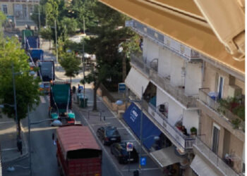 Ο κακός χαμός στην Παύλου Μελά στην Κοζάνη- Γάμος με φορτηγά αναστάτωσε την πόλη