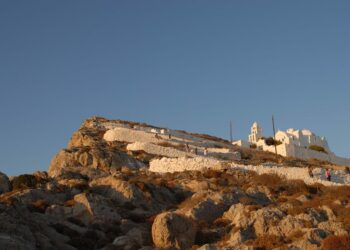 Δεκαπενταύγουστος: Το Μοναστήρι της Παναγίας στη Φολέγανδρο