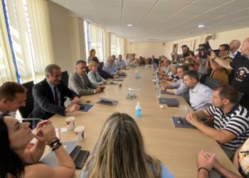 Συνάντηση Σκρέκα με επιχειρηματίες: «Έρχονται μεγάλα εργοστάσια για αποθήκευση ενέργειας στη Δυτική Μακεδονία»- Ζήτησαν επιτάχυνση διαδικασιών γουνοποιοί και ΕΒΕ