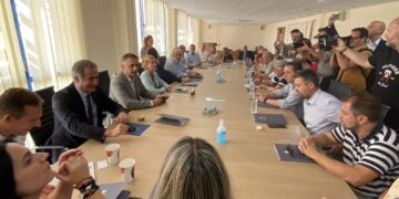 Συνάντηση Σκρέκα με επιχειρηματίες: «Έρχονται μεγάλα εργοστάσια για αποθήκευση ενέργειας στη Δυτική Μακεδονία»- Ζήτησαν επιτάχυνση διαδικασιών γουνοποιοί και ΕΒΕ