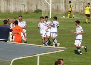 Α΄ ΕΠΣ Κοζάνης: Με το δεξί στο πρωτάθλημα ο ΠΑΟ Κοίλων που κέρδισε με 0-2 την Α.Ε. Κοζάνης