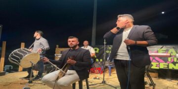 Με μεγάλη συμμετοχή του κόσμου η μουσική βραδιά κοινωνικού χαρακτήρα που πραγματοποιήθηκε στο Καρυοχώρι (βίντεο)