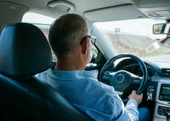 Αλλάζουν όλα στα διπλώματα οδήγησης -Τι θα συμβεί με τους μεγαλύτερους σε ηλικία οδηγούς