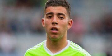 Ο Adham El Idrissi στην Κοζάνη- Ποιος είναι ο 26χρονος Ολλανδός- Το μαγικό γκολ του στο «Καραϊσκάκη»- VIDEO