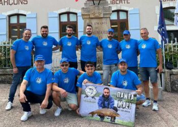 Ανατριχίλα κατά την ανάκρουση του Εθνικού ύμνου στη Γαλλία από τον Σύλλογο Πτολεμαΐδας ΑΣΕΑΠ "Σάκης ΤΖΟΥΡΑΣ"