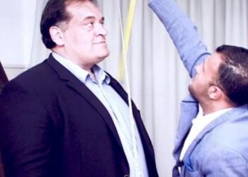 Το πιο έξυπνο προεκλογικό σποτ γυρίστηκε σε Γραφείο Τελετών – Του Θοδωρή Μητράκα, Υποψήφιου με τον Α. Τζιτζικώστα (βίντεο)