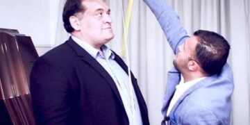 Το πιο έξυπνο προεκλογικό σποτ γυρίστηκε σε Γραφείο Τελετών – Του Θοδωρή Μητράκα, Υποψήφιου με τον Α. Τζιτζικώστα (βίντεο)