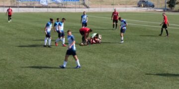 Διαιτητής και γιατροί έσωσαν τη ζωή ποδοσφαιριστή σε αγώνα Γ΄Εθνικής