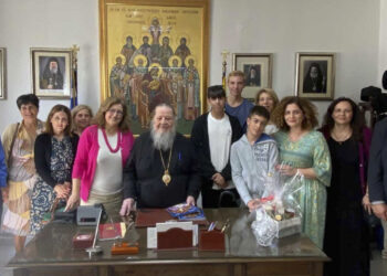 Επίσκεψη του Εκκλησιαστικού Σχολείου Φλώρινας στον Επίσκοπο