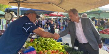 Γιώργος Αμανατίδης "Συμμαχία για την Ανάπτυξη": Στον εμπορικό κόσμο και στην Λαϊκή Αγορά της Καστοριάς