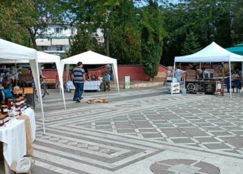 “Στάζει” μέλι η Κεντρική Πλατεία της Πτολεμαΐδας , στην “6η Γιορτή Μελιού” του Μελισσοκομικού Συλλόγου ΠΕ Κοζάνης! (Ρεπορτάζ της Κούλας Πουλασιχίδου)