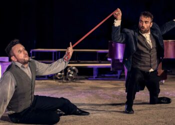 Η βραβευμένη θεατρική παράσταση Lemon γιορτάζει 5 χρόνια και αγκυροβολεί στην Κοζάνη