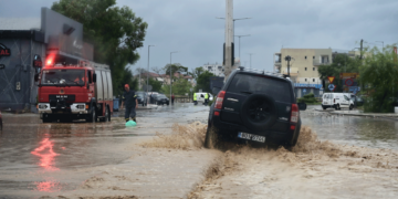 Κακοκαιρία: Επτά οι νεκροί από τις πλημμύρες - Ακόμη ένα θύμα στον Βόλο