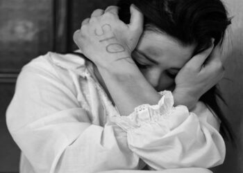 Εφιάλτης για 22χρονη στον Βόλο: Την κρατούσε έγκλειστη ο σύζυγός της μαζί με το 2χρονο παιδί τους – Την κακοποιούσε καθημερινά