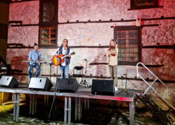 Η Καστοριά αποχαιρέτησε τον Αύγουστο με Βασίλη Καζούλη