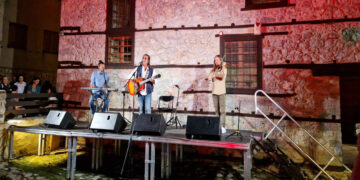 Η Καστοριά αποχαιρέτησε τον Αύγουστο με Βασίλη Καζούλη