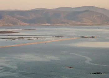 Η μεγαλύτερη λίμνη στην Ελλάδα δεν είναι πλέον η Τριχωνίδα αλλά η Κάρλα λόγω της κακοκαιρίας Daniel