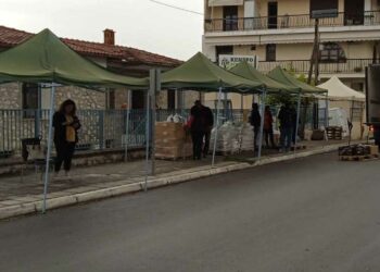 Με επιτυχία πραγματοποιήθηκε η 17η διανομή τροφίμων στα Σέρβια στο πλαίσιο του προγράμματος ΤΕΒΑ