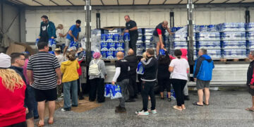 Δ. Μεντεκίδης στο True Story Radio: 30 τόνους εμφιαλωμένου νερού για τους πληγέντες από την εταιρεία ΣΕΛΙ και ΔΙΟΣ