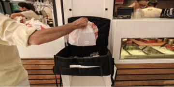 Βόλος: Έκλεψαν το μηχανάκι και τις πίτσες από ντελιβερά την ώρα που παρέδιδε παραγγελία