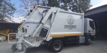 Παραδόθηκε στο Δήμο Βελβεντού το νέο απορριμματοφόρο με ειδική κατασκευή για συλλογή και βιοαποβλήτων