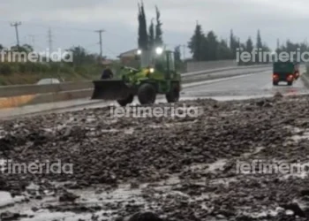 Κλειστή η Εθνική Πατρών-Αθηνών από Διακοφτό ως Αίγιο -Η χαλαζόπτωση προκάλεσε κατολισθήσεις
