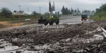 Κλειστή η Εθνική Πατρών-Αθηνών από Διακοφτό ως Αίγιο -Η χαλαζόπτωση προκάλεσε κατολισθήσεις