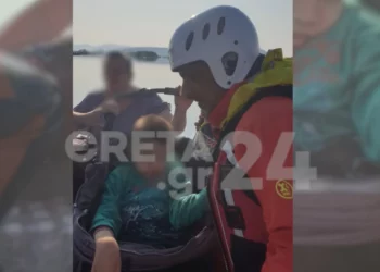 Κακοκαιρία «Daniel»: Άνδρες της 3ης ΕΜΑΚ διέσωσαν παραπληγικό αγόρι