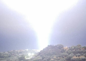 Ρόδος: Ο τρομακτικός κεραυνός που ξεκίνησε τη φωτιά στο Φαληράκι