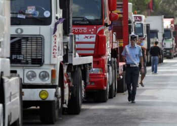 Απαγόρευση κυκλοφορίας όλων των φορτηγών μεικτού βάρους άνω των 40 τόνων στην Εθνική Οδού Γρεβενών – Τρικάλων από το 1ο χλμ έως το 40ο χλμ.