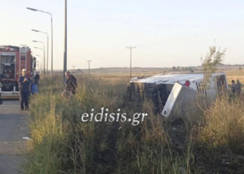 Τραγωδία στην εθνική στους Ευζώνους: Τουλάχιστον τρεις νεκροί -Λεωφορείο με 78 επιβάτες συγκρούστηκε με δύο ΙΧ