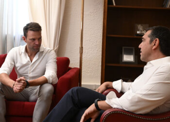 Τσίπρας σε Κασσελάκη: Σου εύχομαι σιδεροκέφαλος, θα σου χρειαστεί - Ολόκληρος ο διάλογος