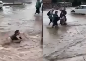 Ορμητικά νερά παρασύρουν πολίτες έξω από το μετρό στον «Ευαγγελισμό» – VIDEO