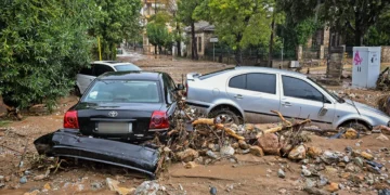 Βόλος: Εικόνες καταστροφής- Εκατοντάδες οι διασώσεις, πλημμύρισαν σπίτια & ΙΧ χάθηκαν στα λασπόνερα