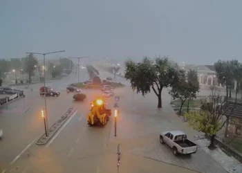 Κακοκαιρία Elias: Μήνυμα του 112 για απαγόρευση κυκλοφορίας στον Βόλο