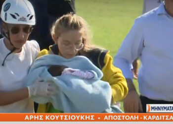 Ήρωας 80χρονος ψαράς έσωσε 15 άτομα, «τους έβγαλα από τα κεραμίδια με βάρκα» – Απεγκλωβίστηκε και βρέφος λίγων ημερών