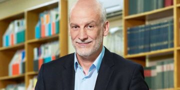 Βρέθηκε ο πρώτος πρόθυμος να παραιτηθεί από βουλευτής για να μπει στη Βουλή ο Κασσελάκης