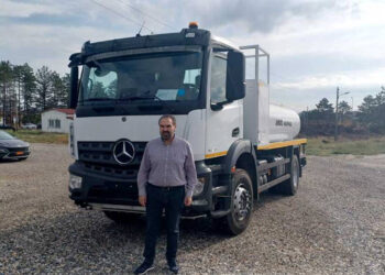 Ενισχύθηκε ο μηχανολογικός εξοπλισμός του Δήμου Φλώρινας με την προμήθεια μίας νέας υδροφόρας 10.000 λίτρων