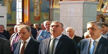 Ανάμεσα τους η “ΕΛΠΙΔΑ”