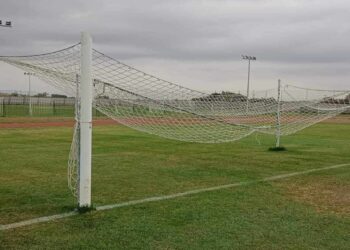 Απίστευτο και όμως ελληνικό: Έκοψαν τα δοκάρια στο γήπεδο Πολυκάστρου