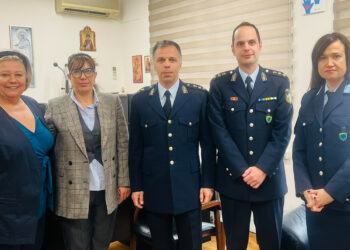 Η ΕΛ.ΑΣ. προσέφερε στα 5 νοσοκομεία της Δ. Μακεδονίας από μια εικόνα του Μεγαλομάρτυρα Αγίου Αρτεμίου