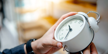 Αλλαγή ώρας: Δείτε πότε γυρίζουμε μία ώρα πίσω τα ρολόγια μας